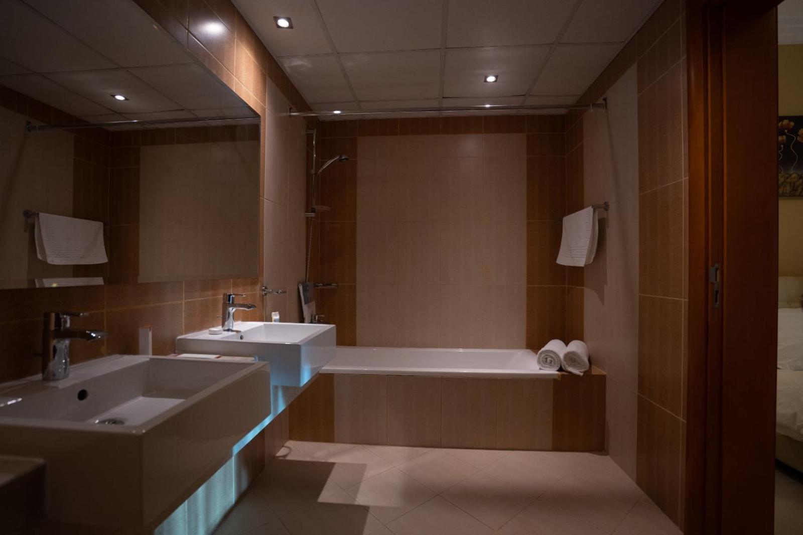 Al Liwan Residence Doha Exterior photo